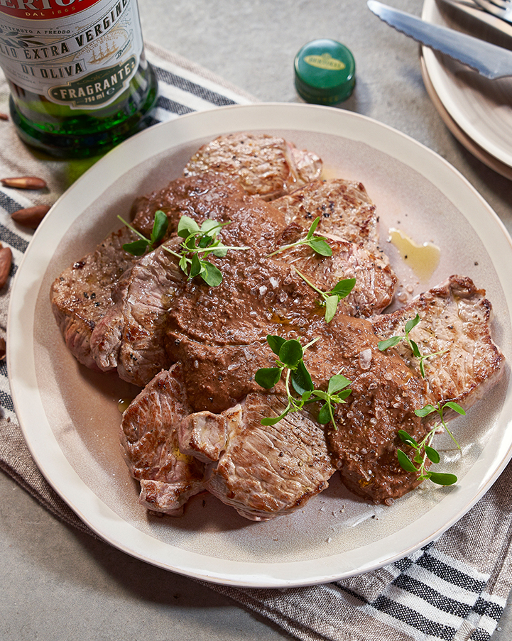 THE RECIPE IS SIMPLE: ROAST BEEF with mole sauce