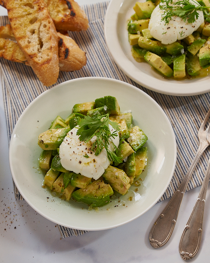 THE RECIPE IS SIMPLE: AVOCADO, lime oil & poached egg